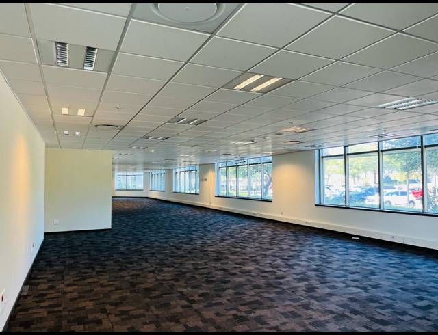 1,630M² OFFICE TO LET IN WATERFALL